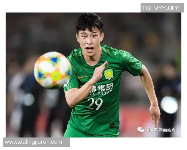 巴顿精准传中助攻球队夺得关键胜利展现卓越球技与团队合作精神